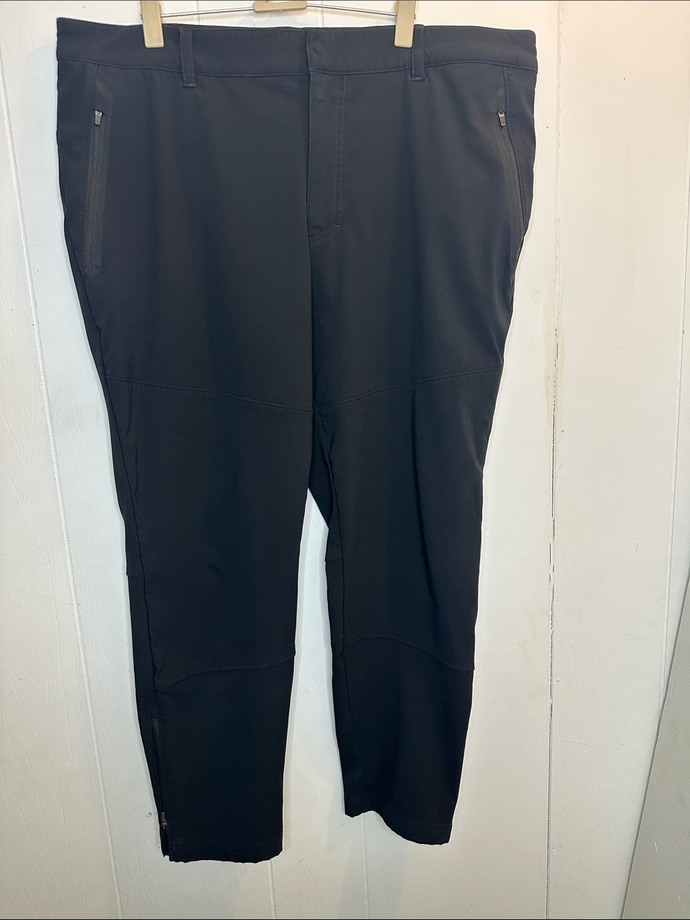 Columbia Black Athletic Zip-Pocket Joggers